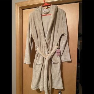 Summer and Rose Cozy Robe in size xs/s/m combo